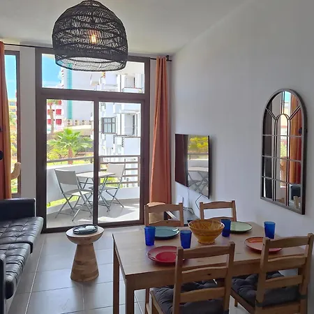Stylish 2-bedroom Yumbo